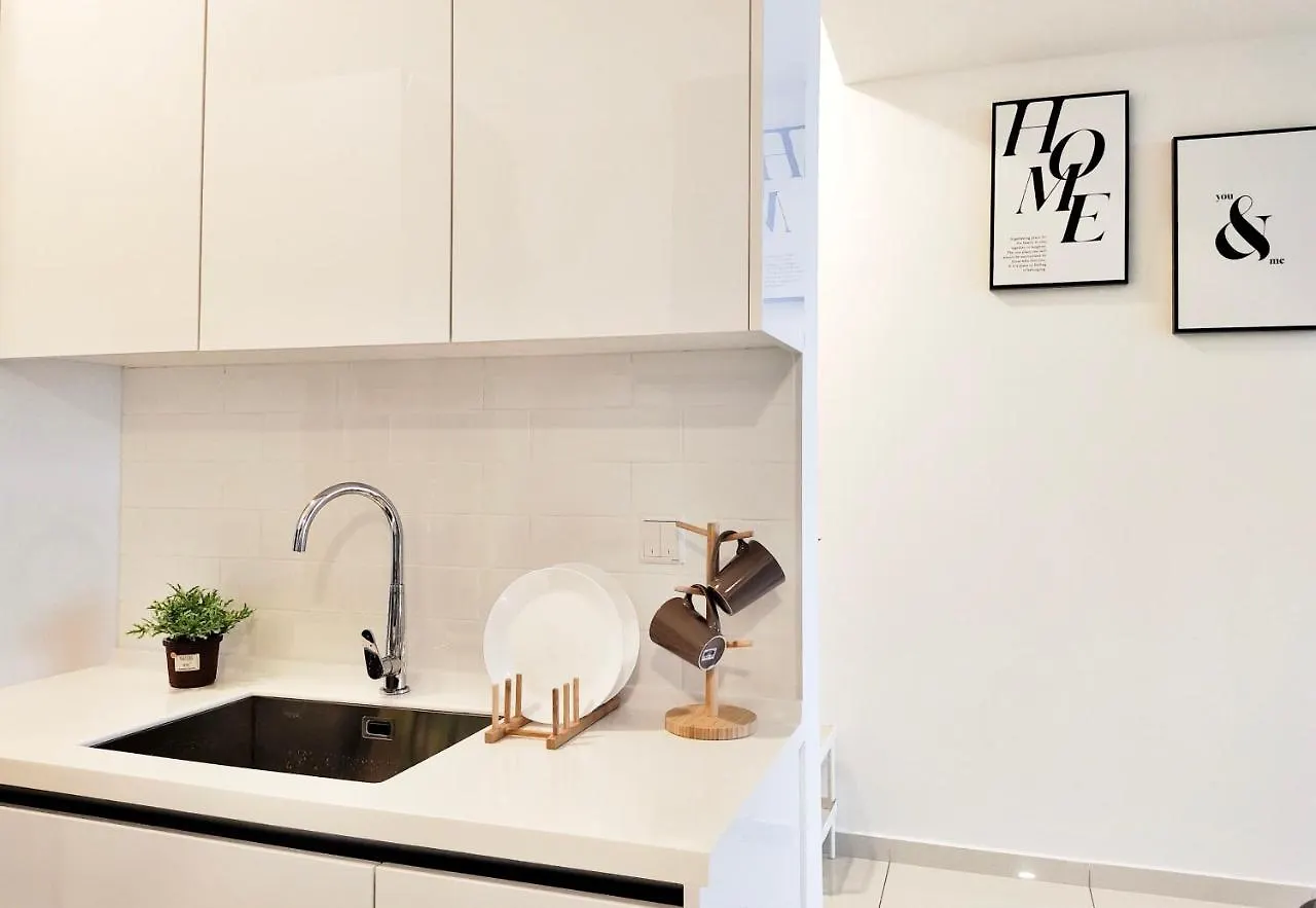 2Br Comfort & Cozy New Condo @ Georgetown 0*, George Town